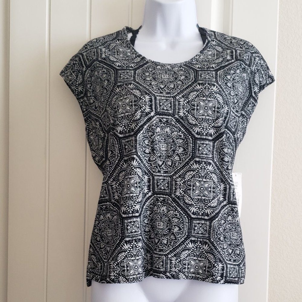 Westbound Petites Black/White Top  NWT